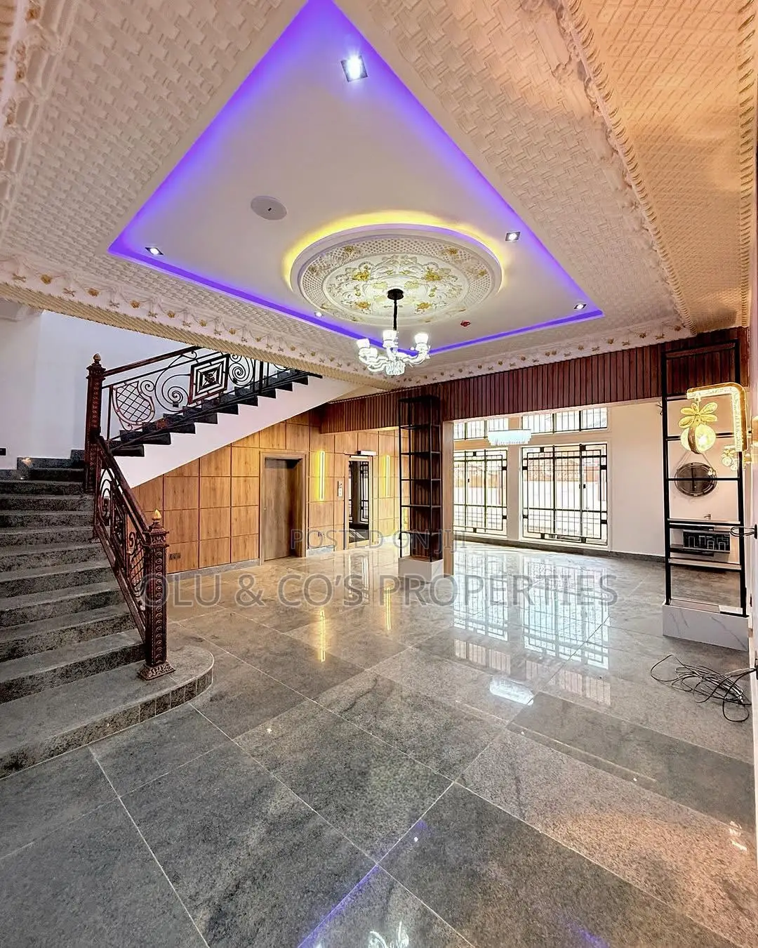 6bdrm Mansion in Gauzape, Guzape District for sale