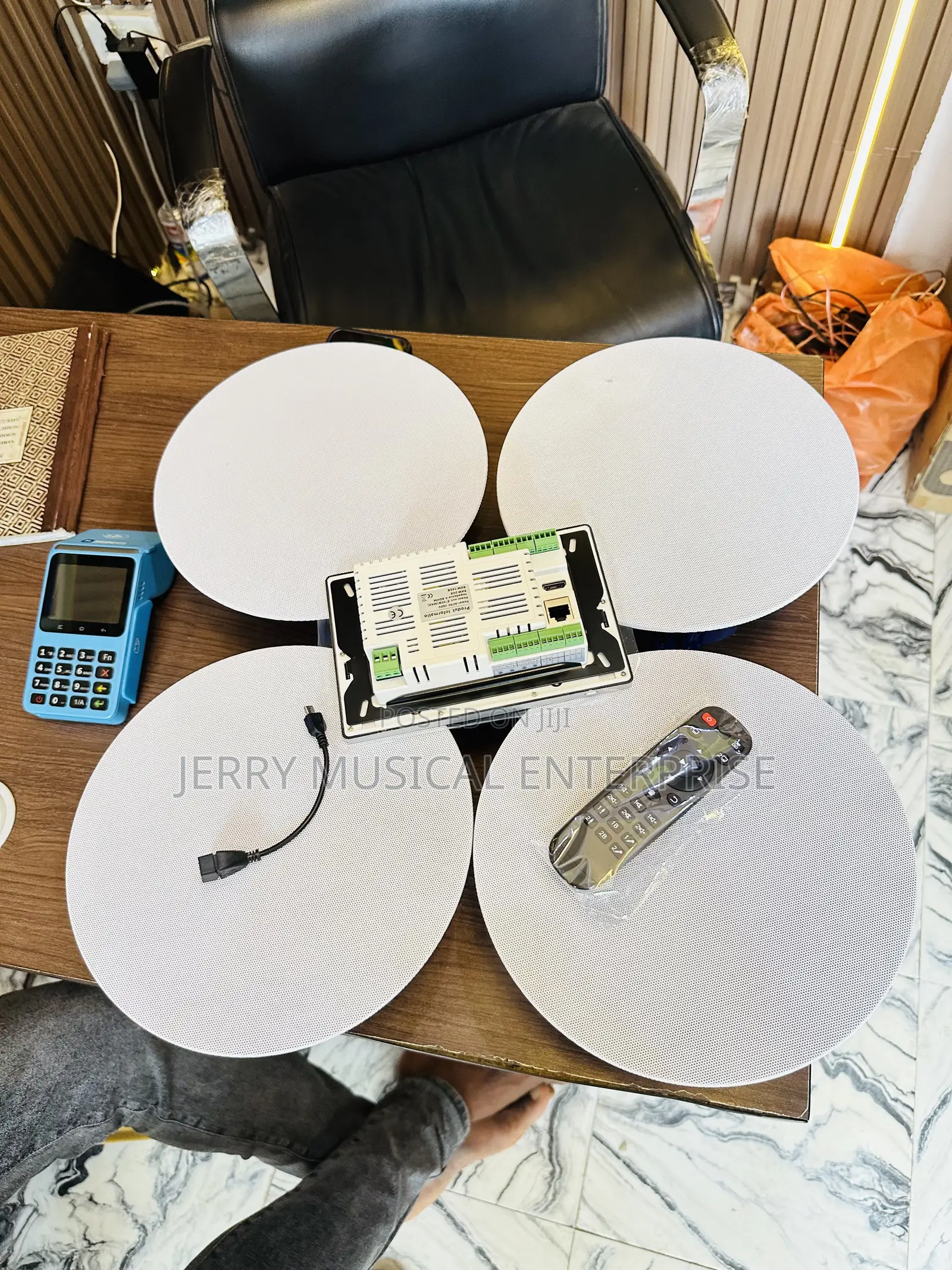 Full Ceiling Speakers Setup With 7inches Wall Amplifier