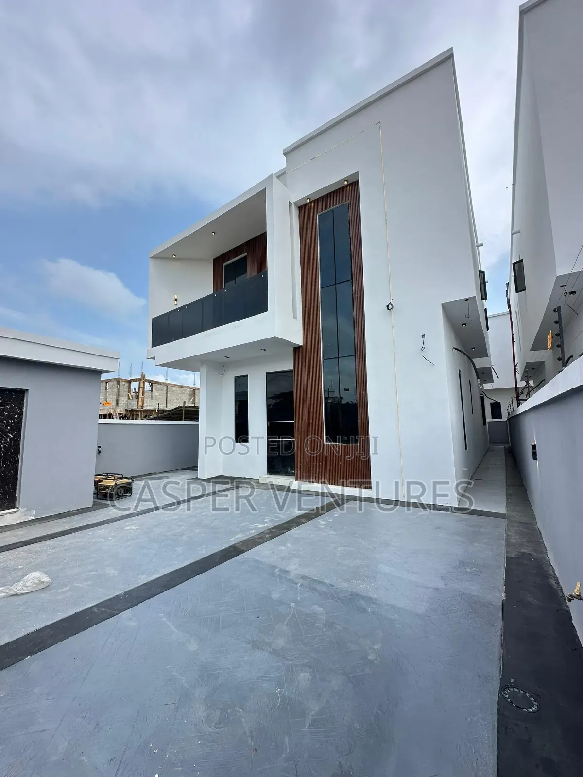 4bdrm Duplex in Royal, Lekki Phase 2 for sale