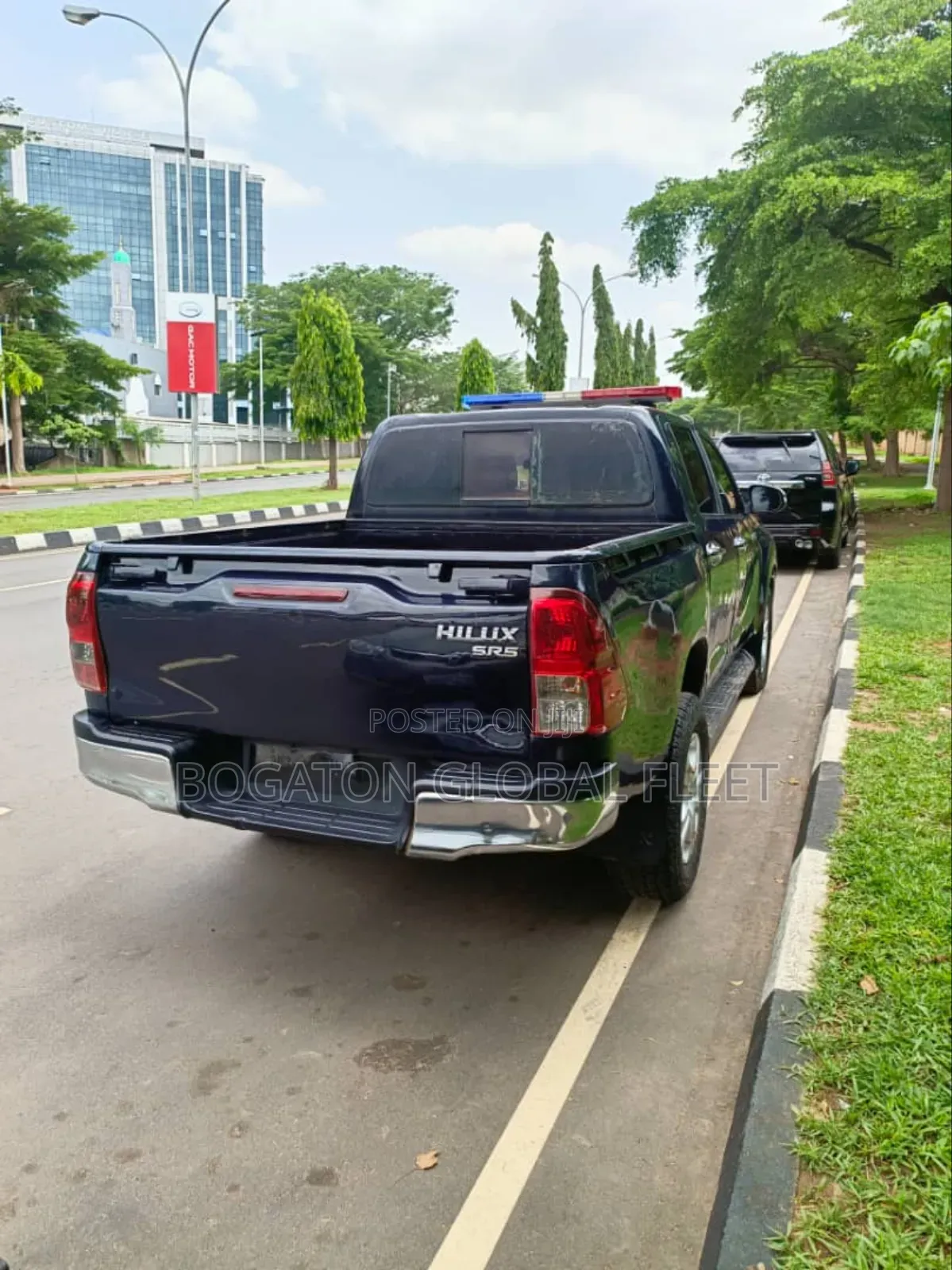 Hilux Rental (Black 2018 Model)
