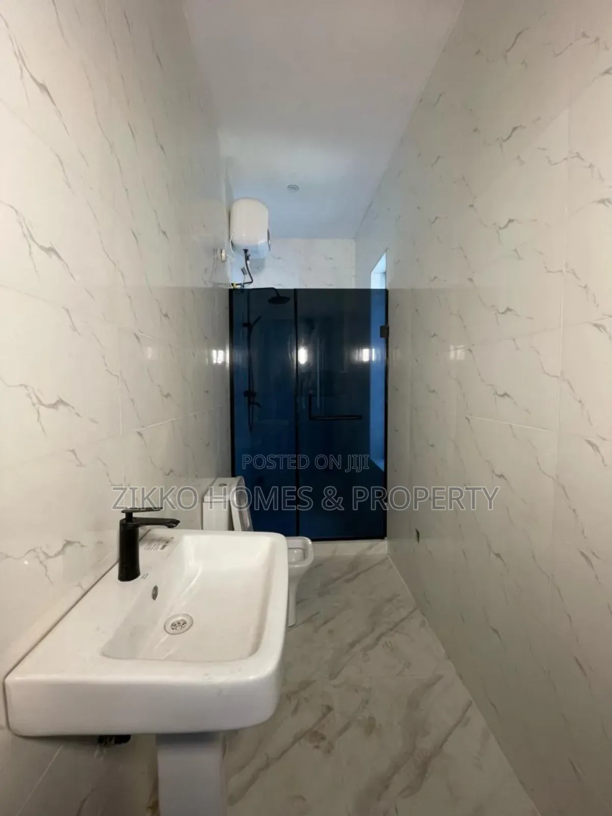 5bdrm Duplex in Lekky County, Chevron for sale