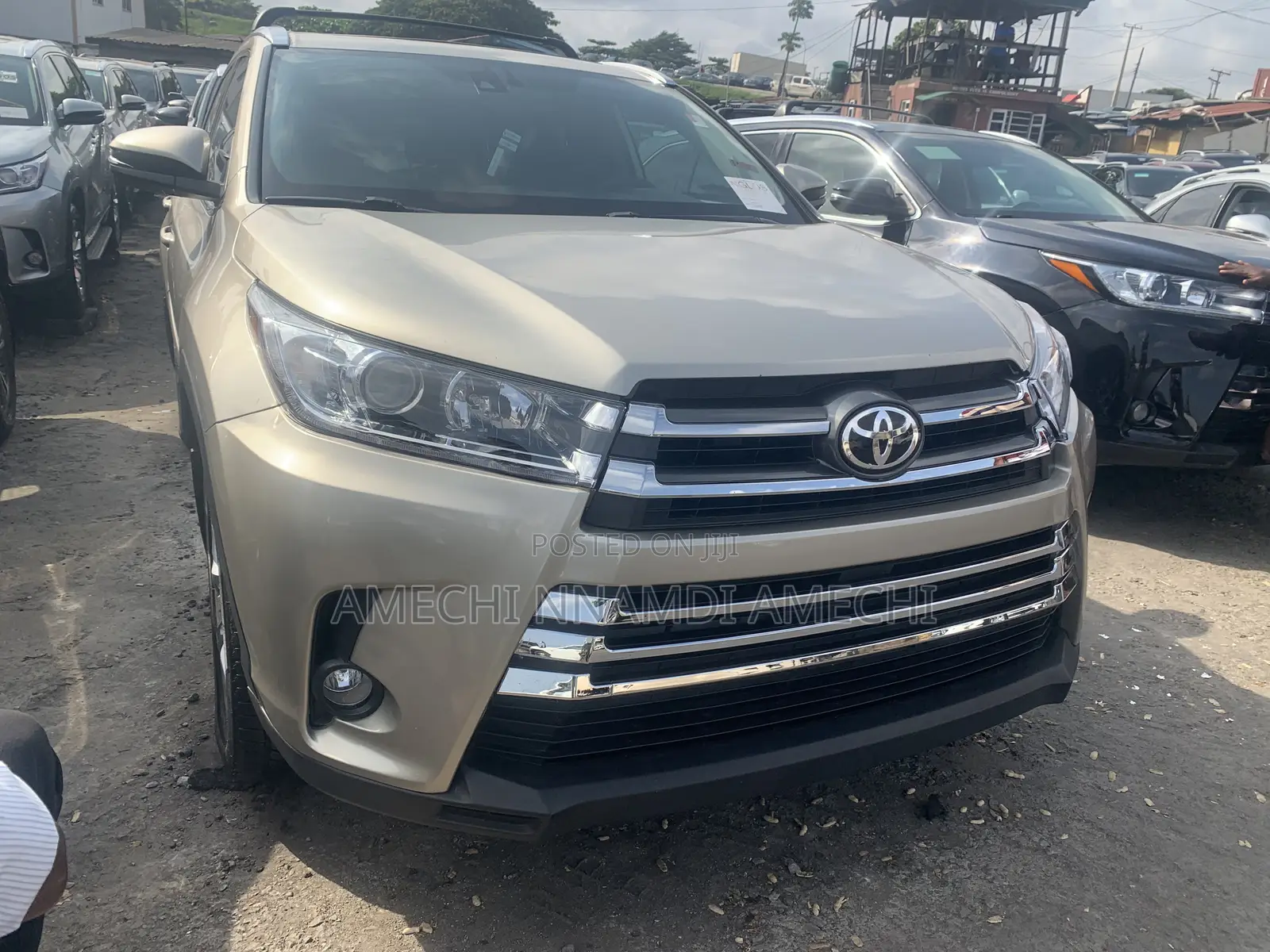Toyota Highlander Limited V6 4x4 (3.5L 6cyl 6A) 2016 Gold