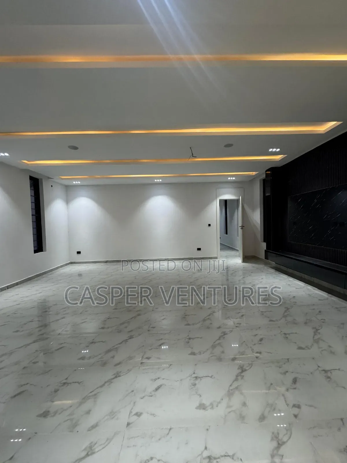 5bdrm Duplex in Idado for sale