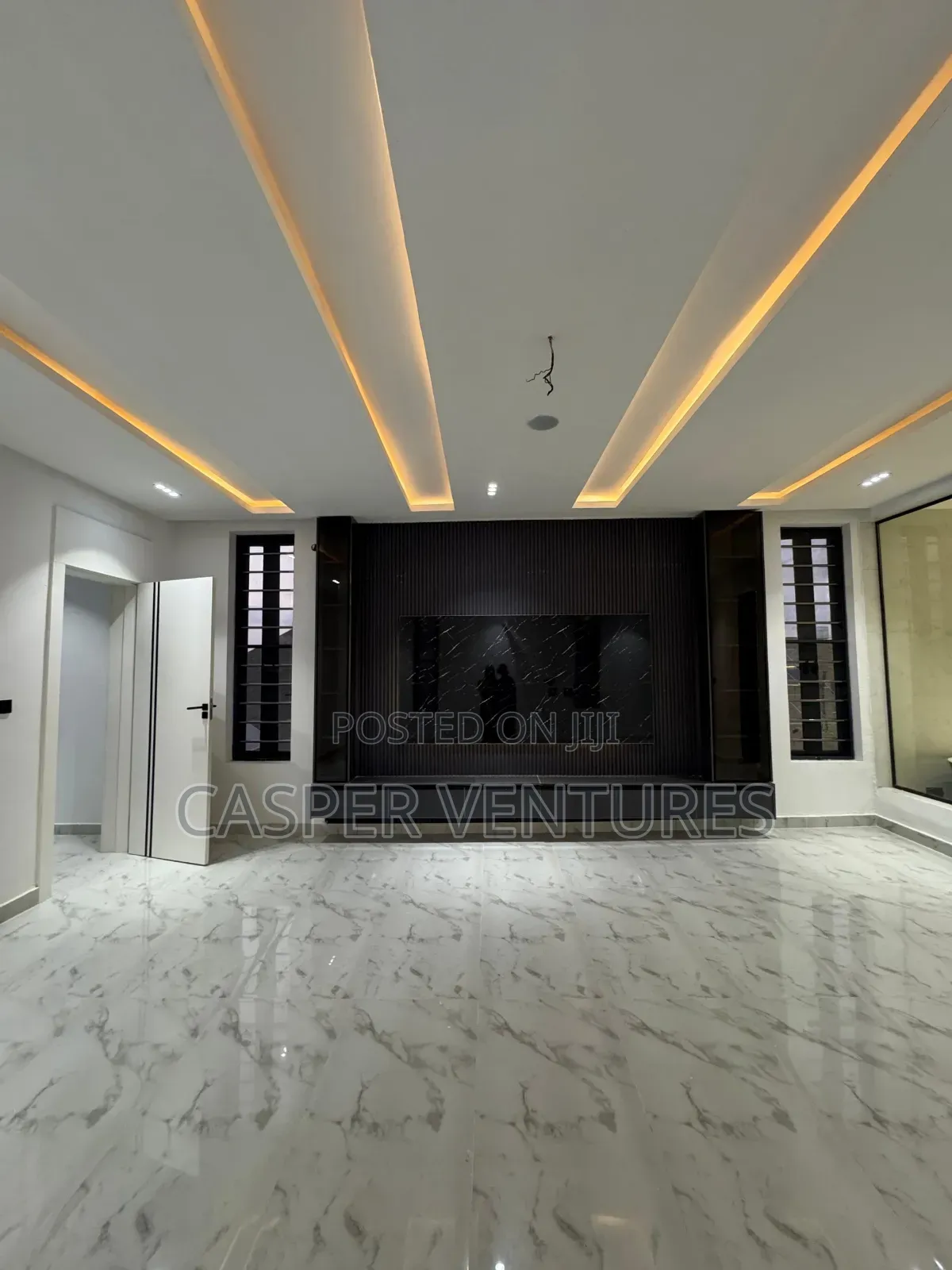 5bdrm Duplex in Idado for sale
