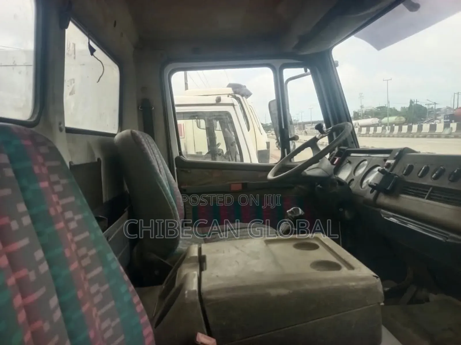 1320 Pickup Truck With 4 Tons Hiab Crane (Foreign Used)