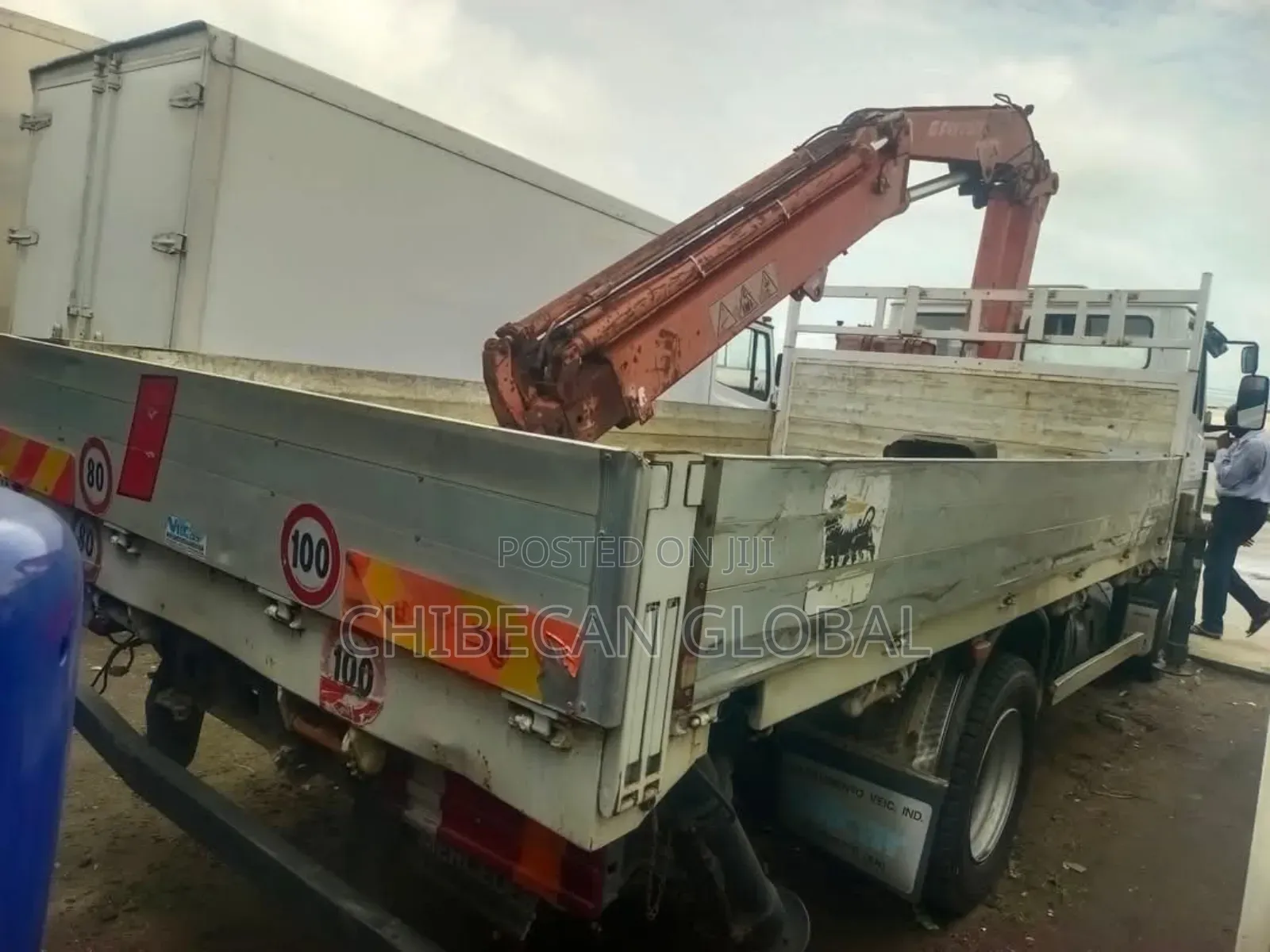 1320 Pickup Truck With 4 Tons Hiab Crane (Foreign Used)