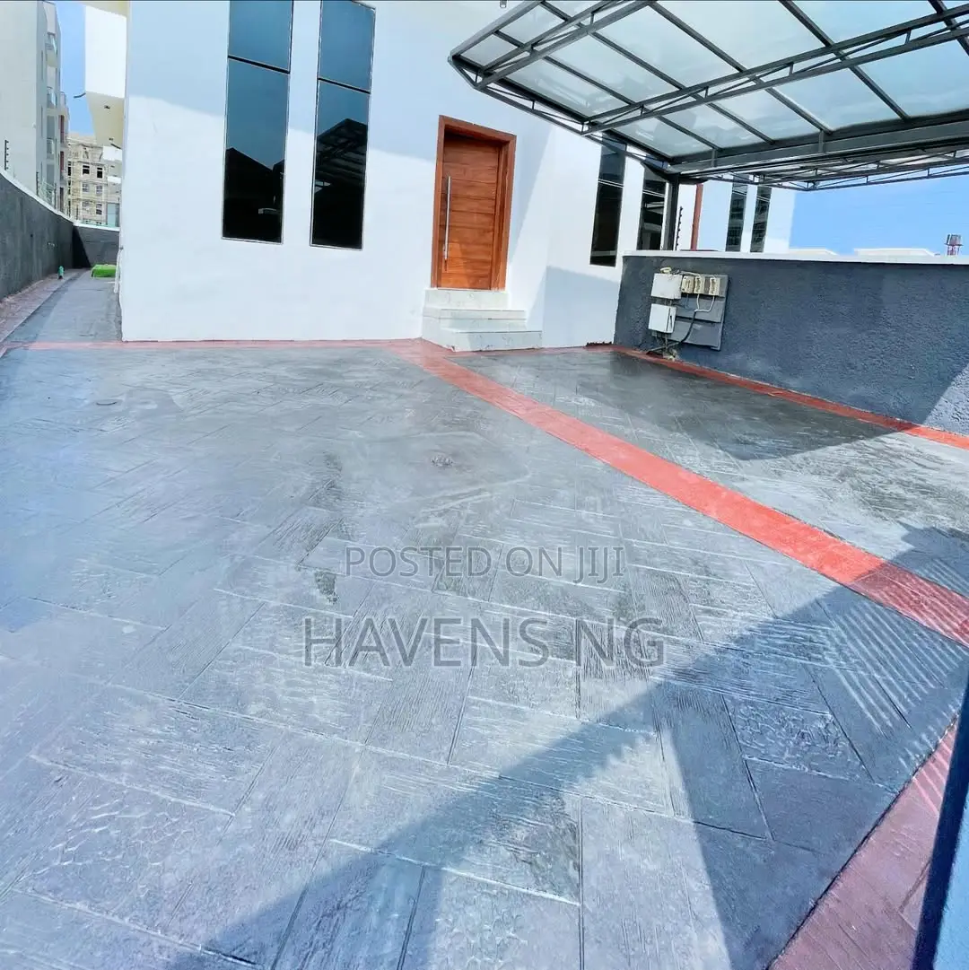 5bdrm Duplex in Ikate for sale