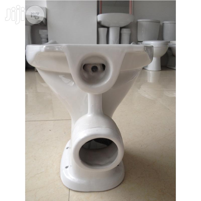 Hanging Side Flush Toilet Set