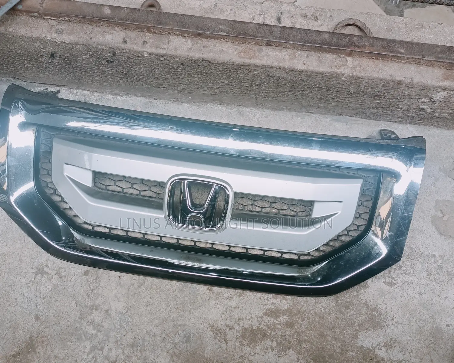 Front Grill 2008 Honda Pilot