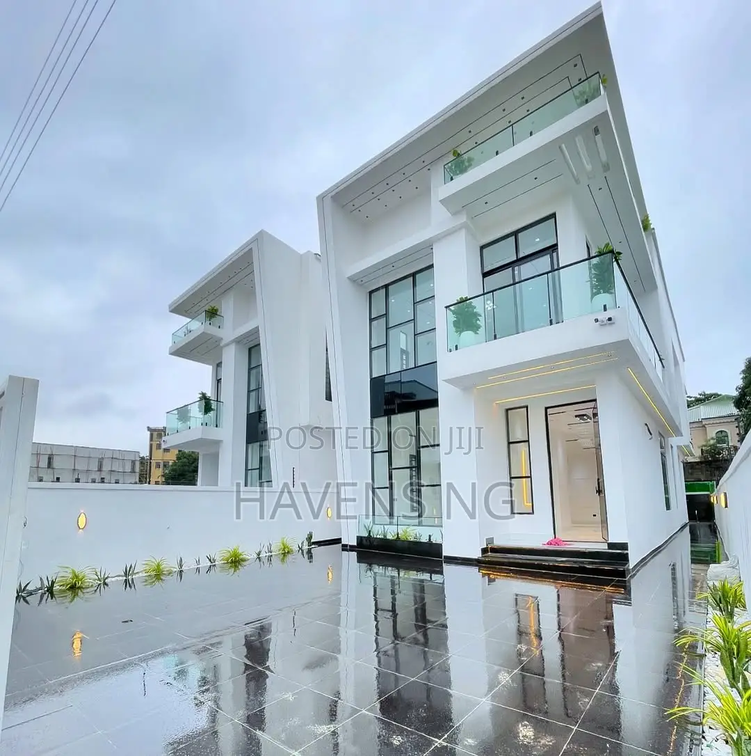5bdrm Duplex in Chevron for sale