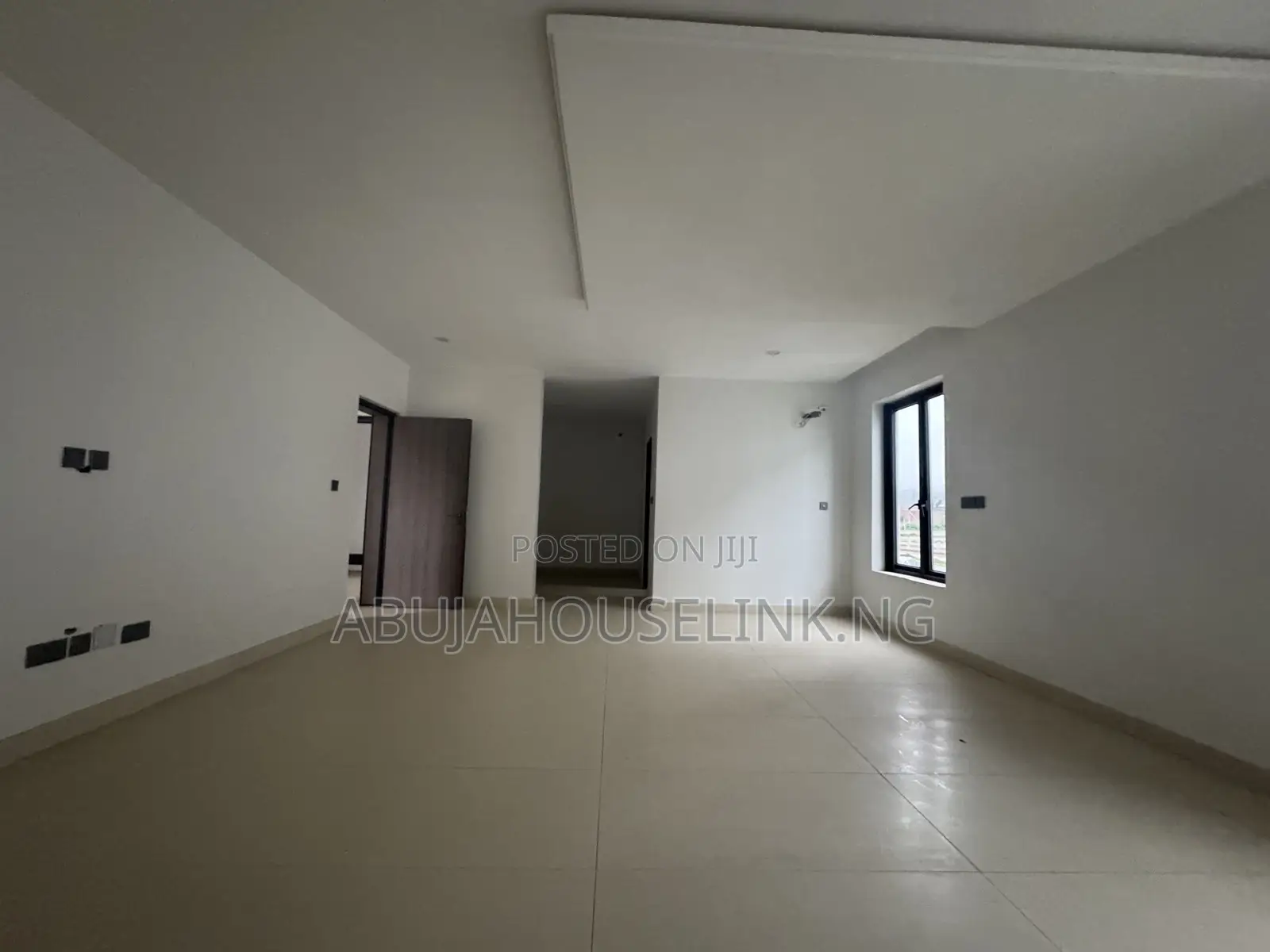 5bdrm Duplex in Jahi By Gilmore for sale