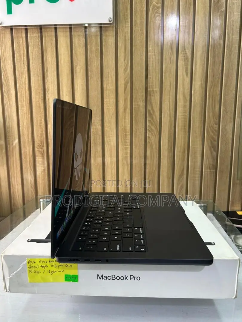 Laptop Apple MacBook Pro 2023 M3 14-Inch 18GB Apple M3 SSD 512GB