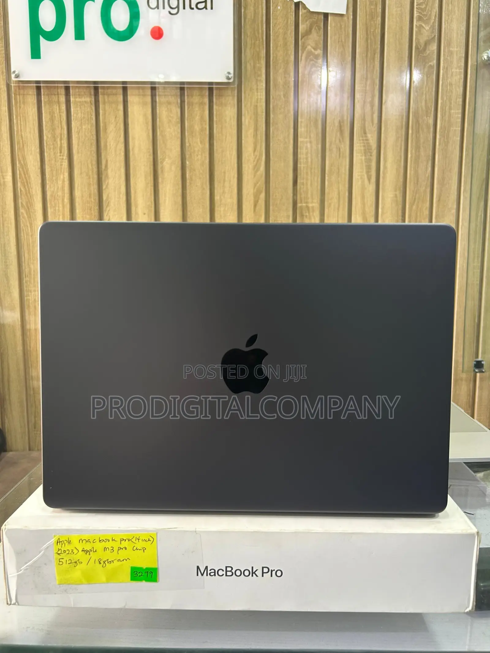Laptop Apple MacBook Pro 2023 M3 14-Inch 18GB Apple M3 SSD 512GB