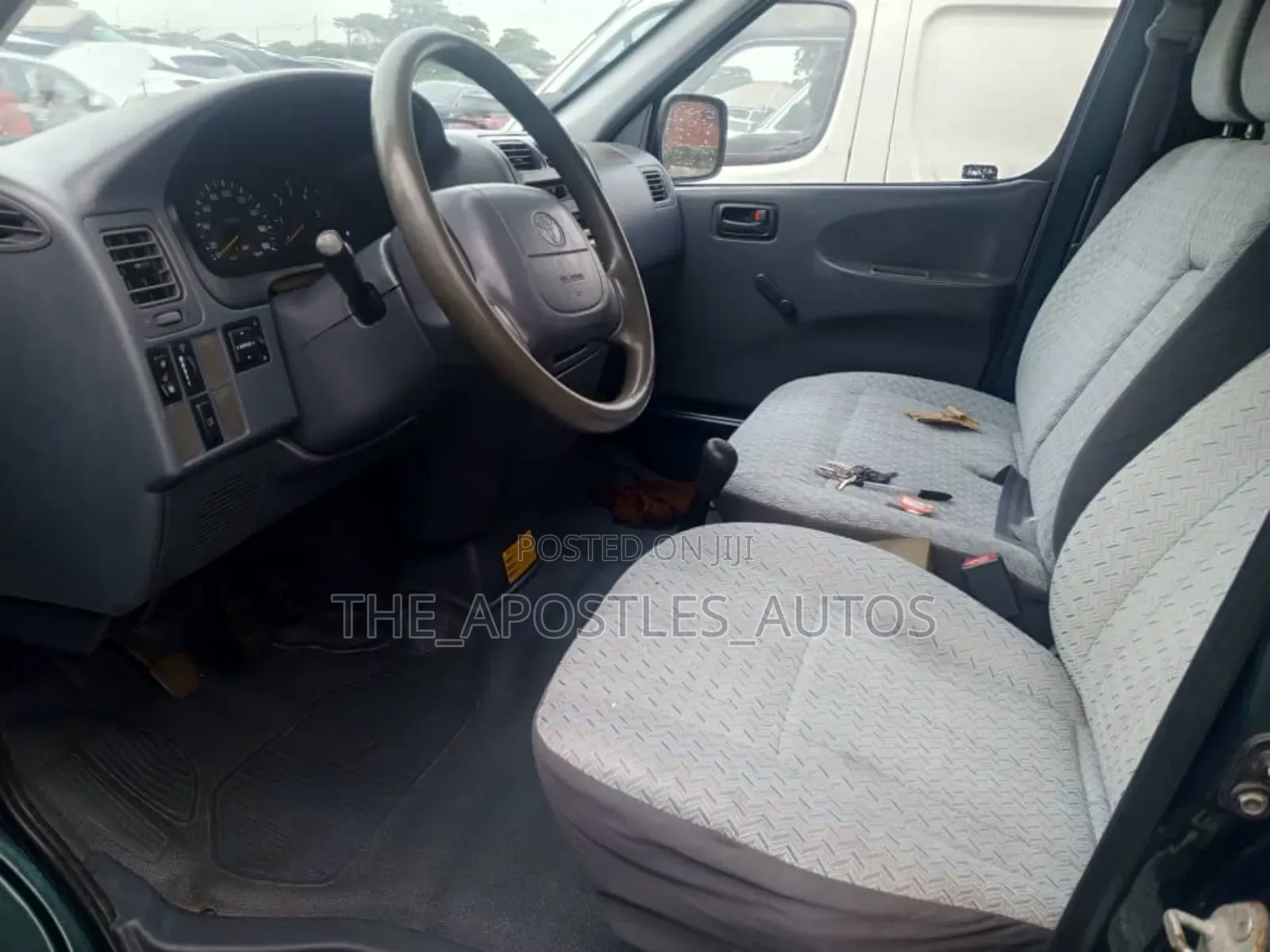 Toyota HiAce 2002 Green