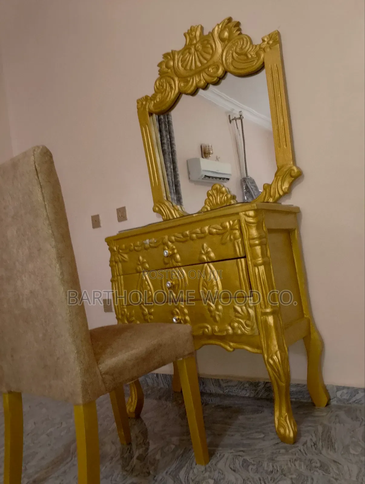 Set of Royal Bed, With Quality Materials
