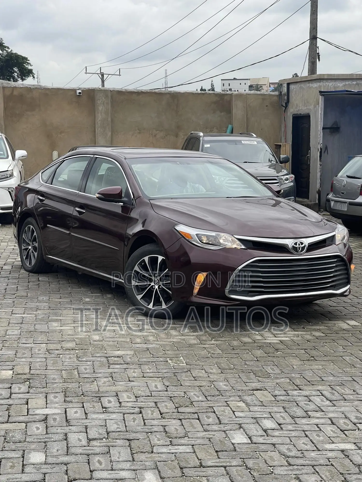 Toyota Avalon XLE Premium FWD Sedan (3.6L 6cyl 6A) 2016 Burgundy