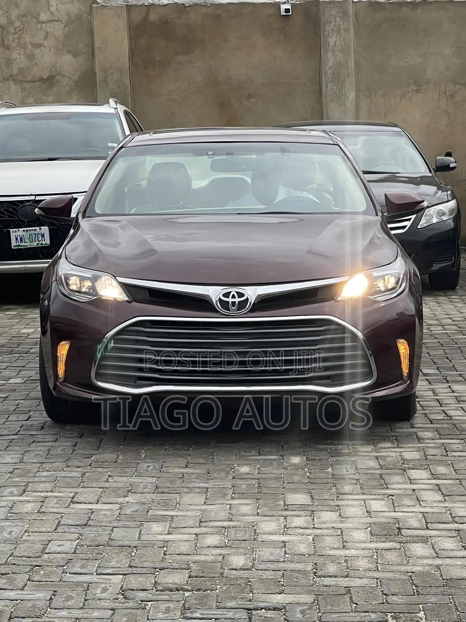 Toyota Avalon XLE Premium FWD Sedan (3.6L 6cyl 6A) 2016 Burgundy