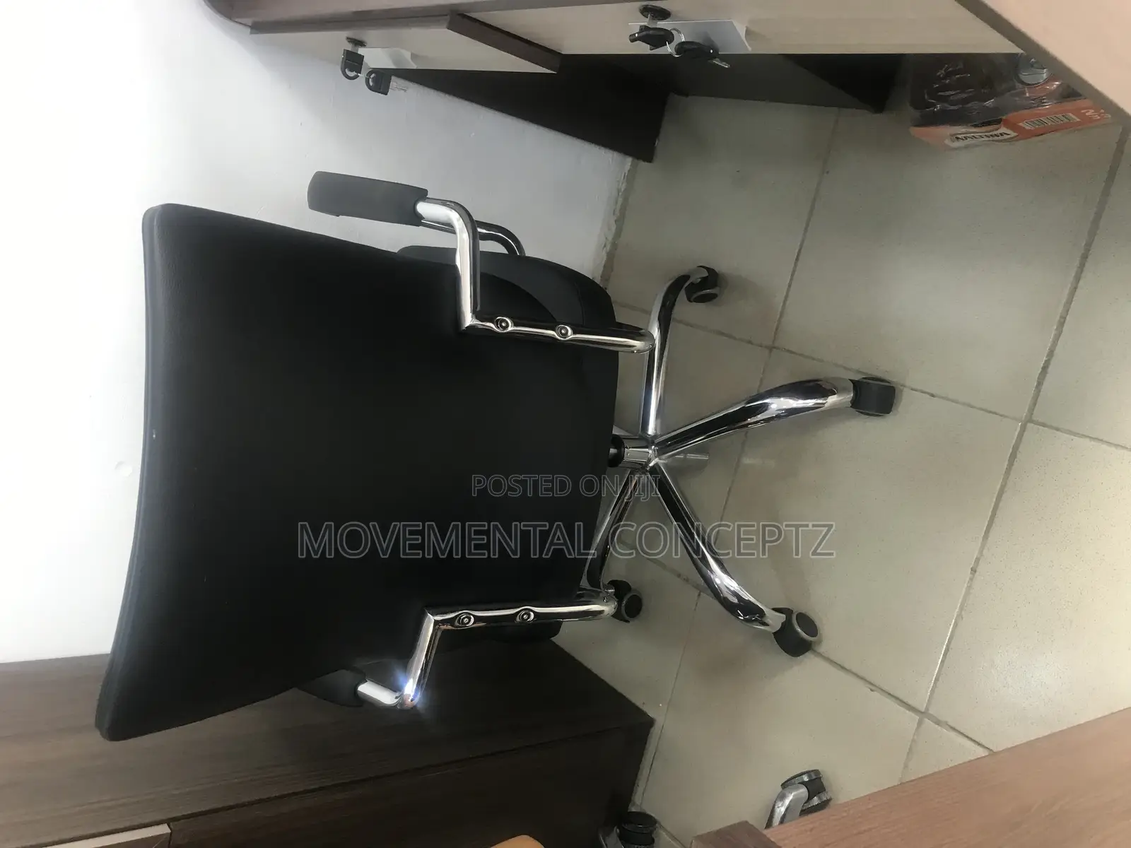 Stripped Black Executive Office Swivel Chair