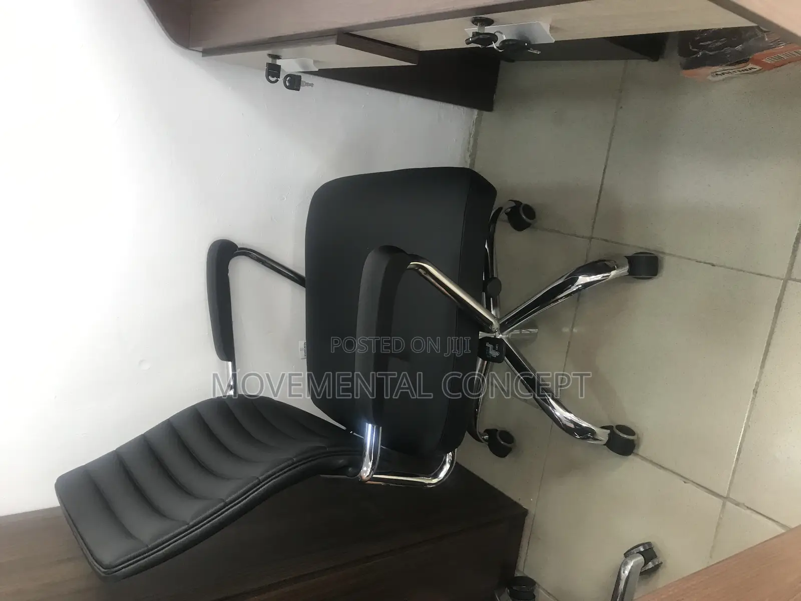 Stripped Black Executive Office Swivel Chair