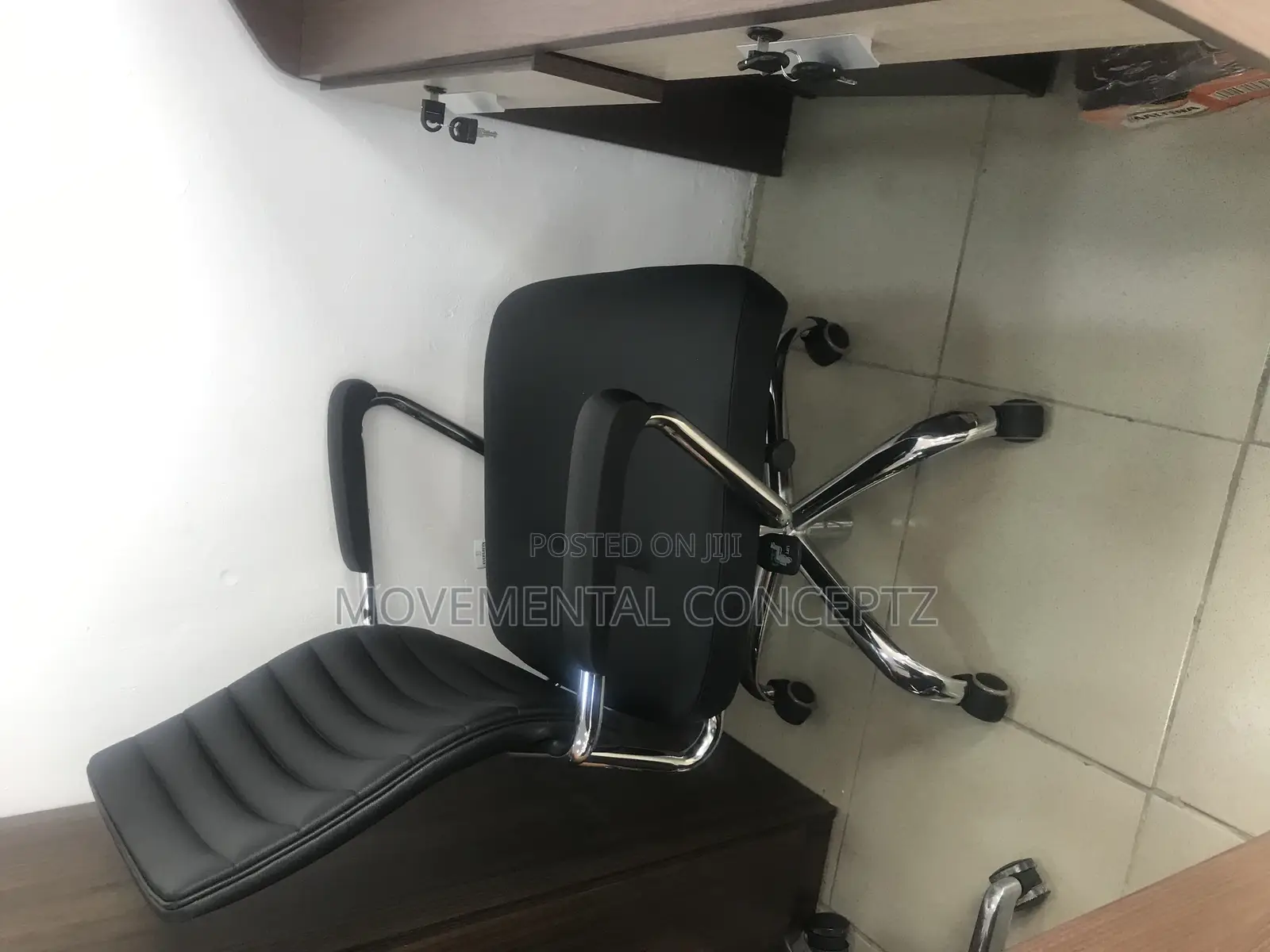Stripped Black Executive Office Swivel Chair