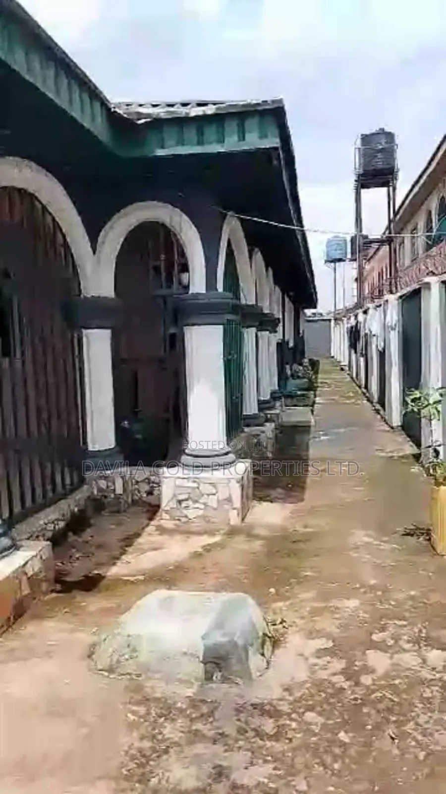 6bdrm Block of Flats in Benin City for sale