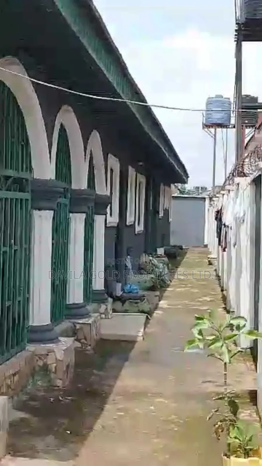 6bdrm Block of Flats in Benin City for sale