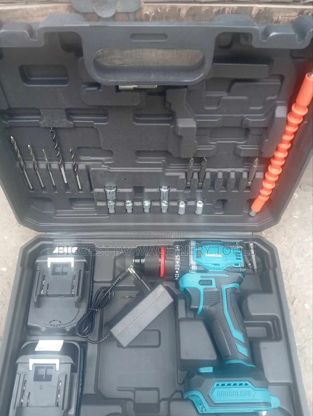 Makita Cordless Screw Machine