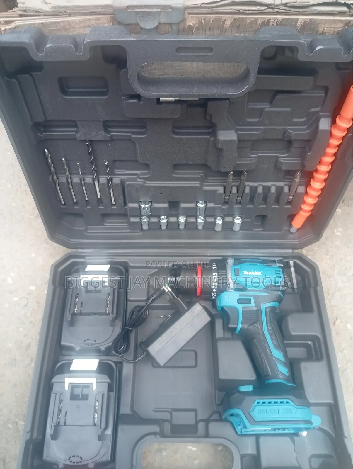 Makita Cordless Screw Machine