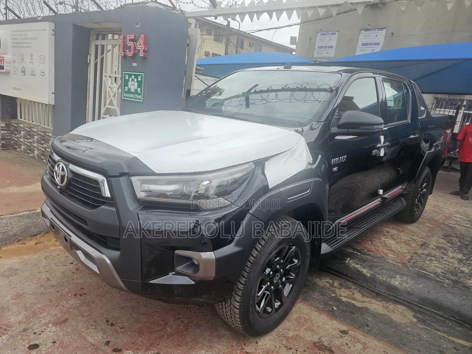 New Toyota Hilux 2024 Black