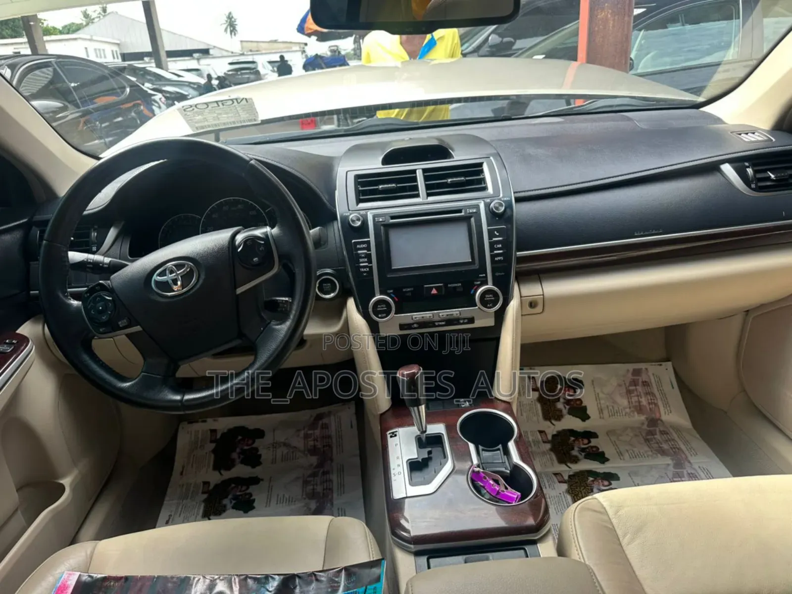 Toyota Camry XLE 4dr Sedan (3.5L 6cyl 6A) 2014 Gold