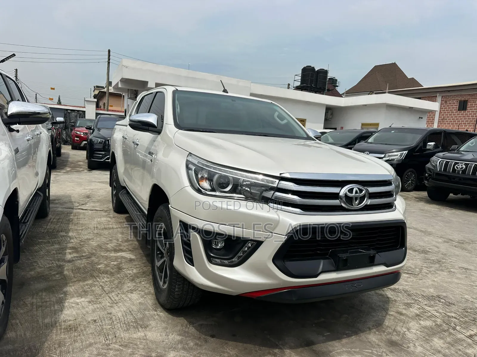 Toyota Hilux SR5 HI-Rider 2018 White