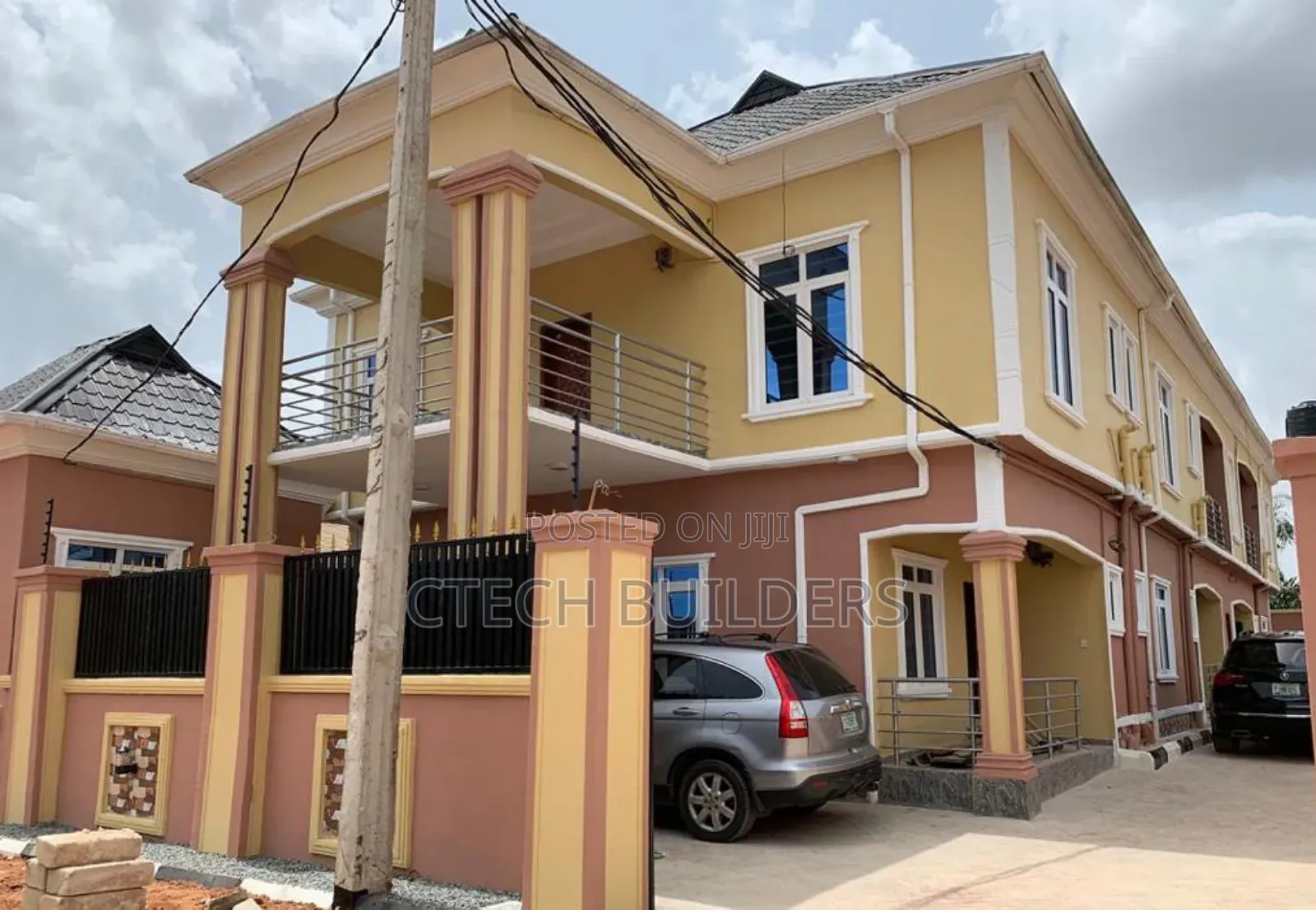 9bdrm Block of Flats in Benin City for sale