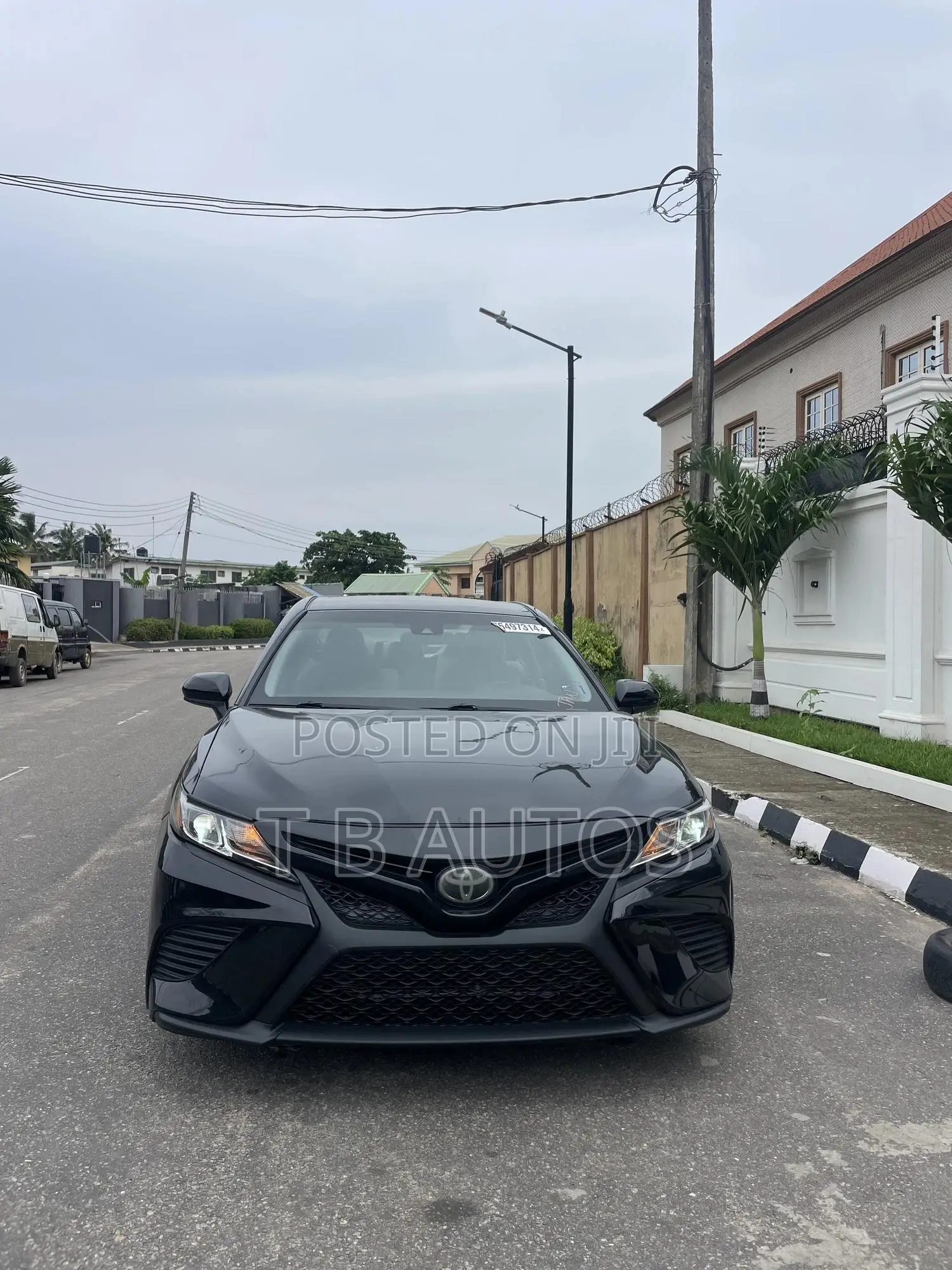 Toyota Camry LE FWD (2.5L 4cyl 8AM) 2018 Black