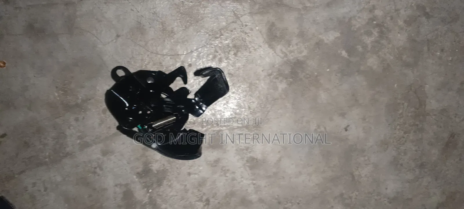 Bonnet Catcher Hilux 2020