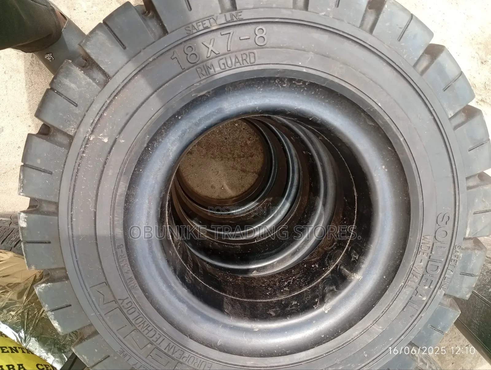18x7-8 Solid Tyre