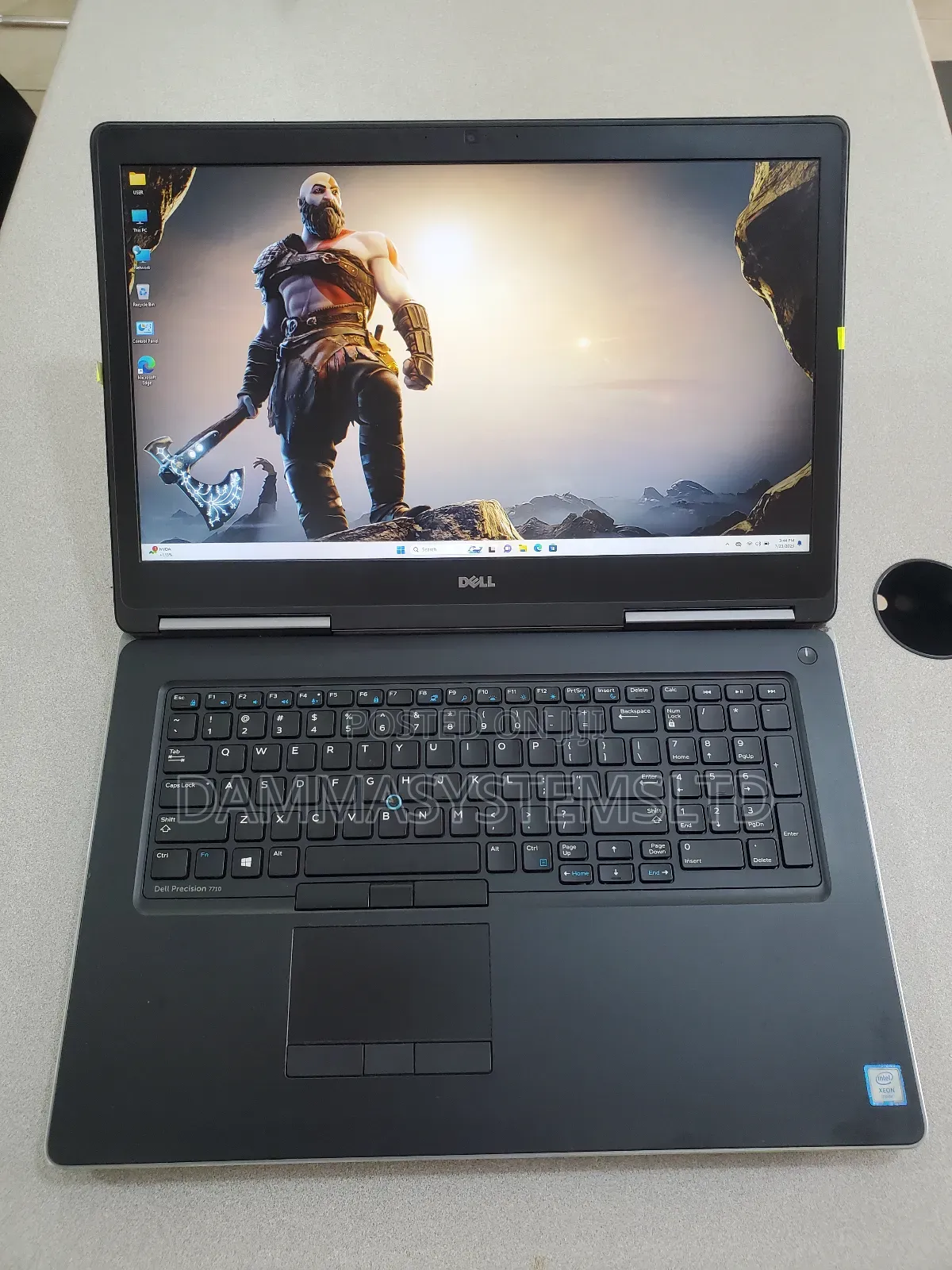 Laptop Dell Precision 7710 32GB Intel Xeon SSD 256GB