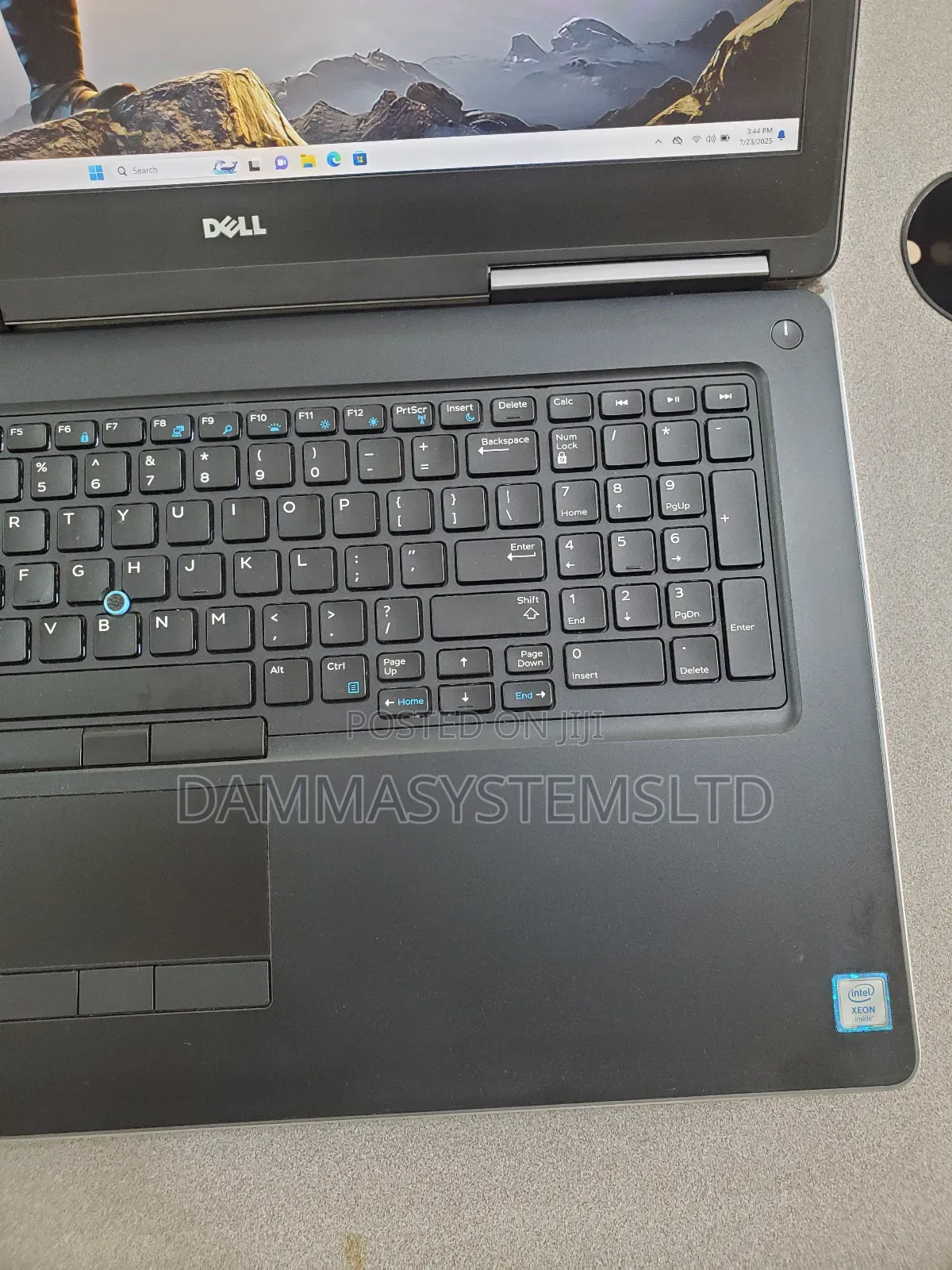 Laptop Dell Precision 7710 32GB Intel Xeon SSD 256GB