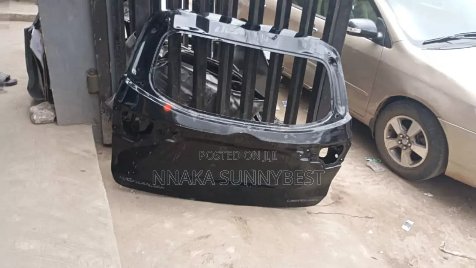 Toyota Highlander Empty Boot, 2016 Model