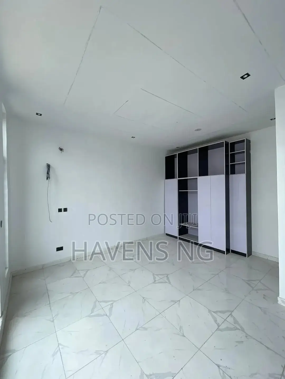 4bdrm Townhouse/Terrace in Ikota for sale