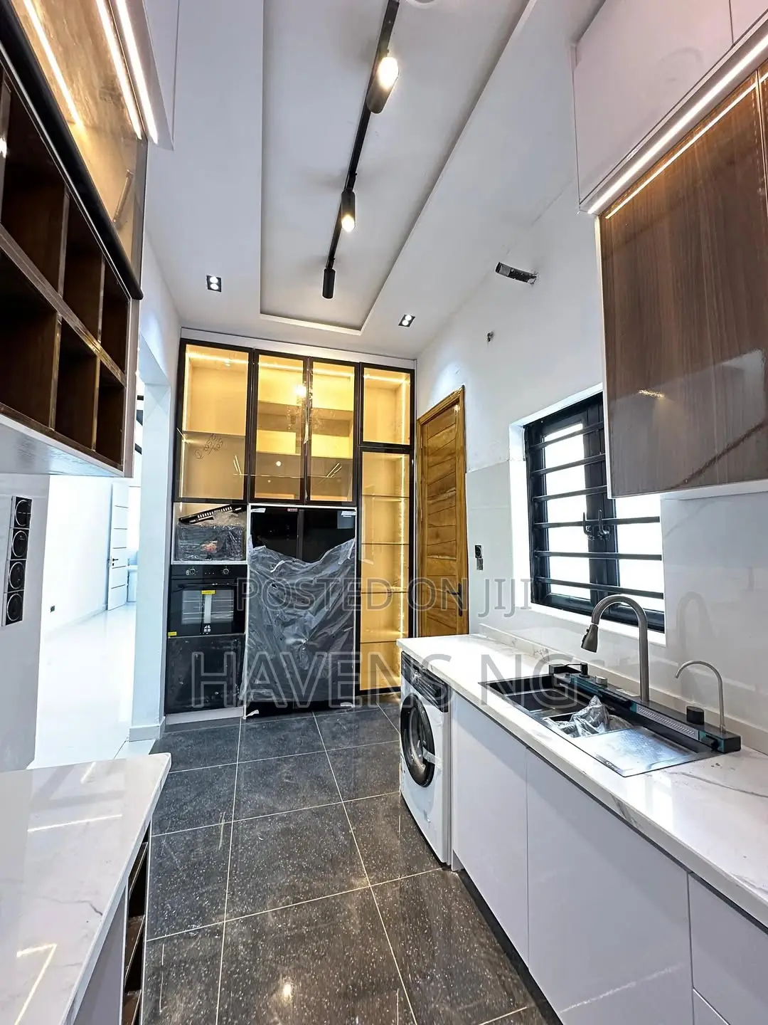 4bdrm Duplex in Ikota for sale