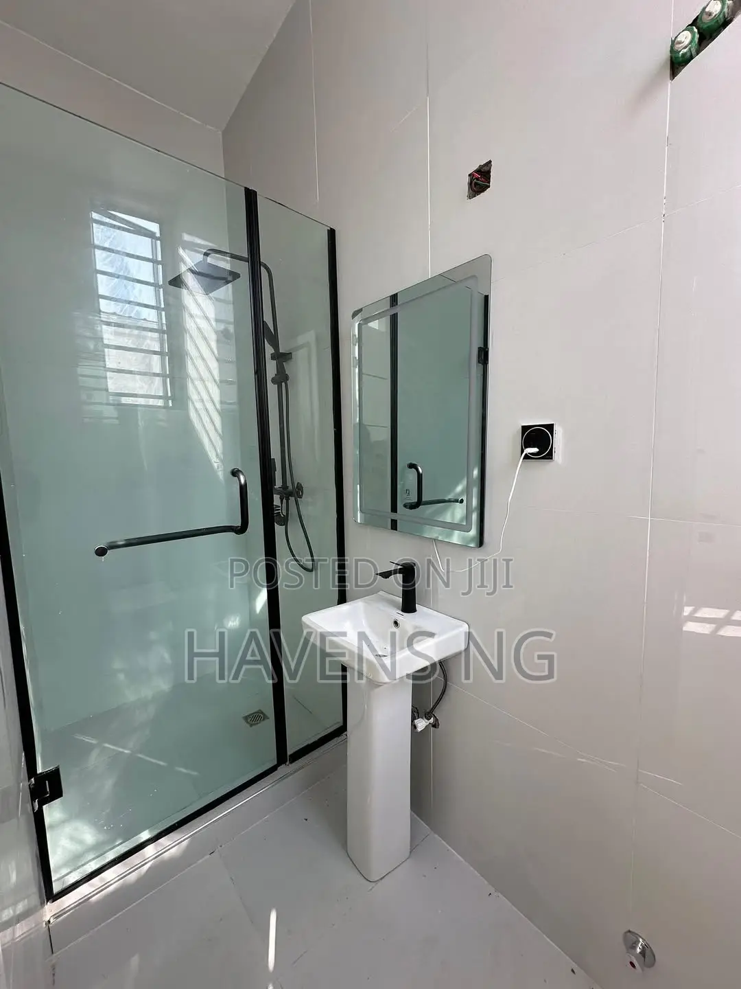 4bdrm Duplex in Ikota for sale