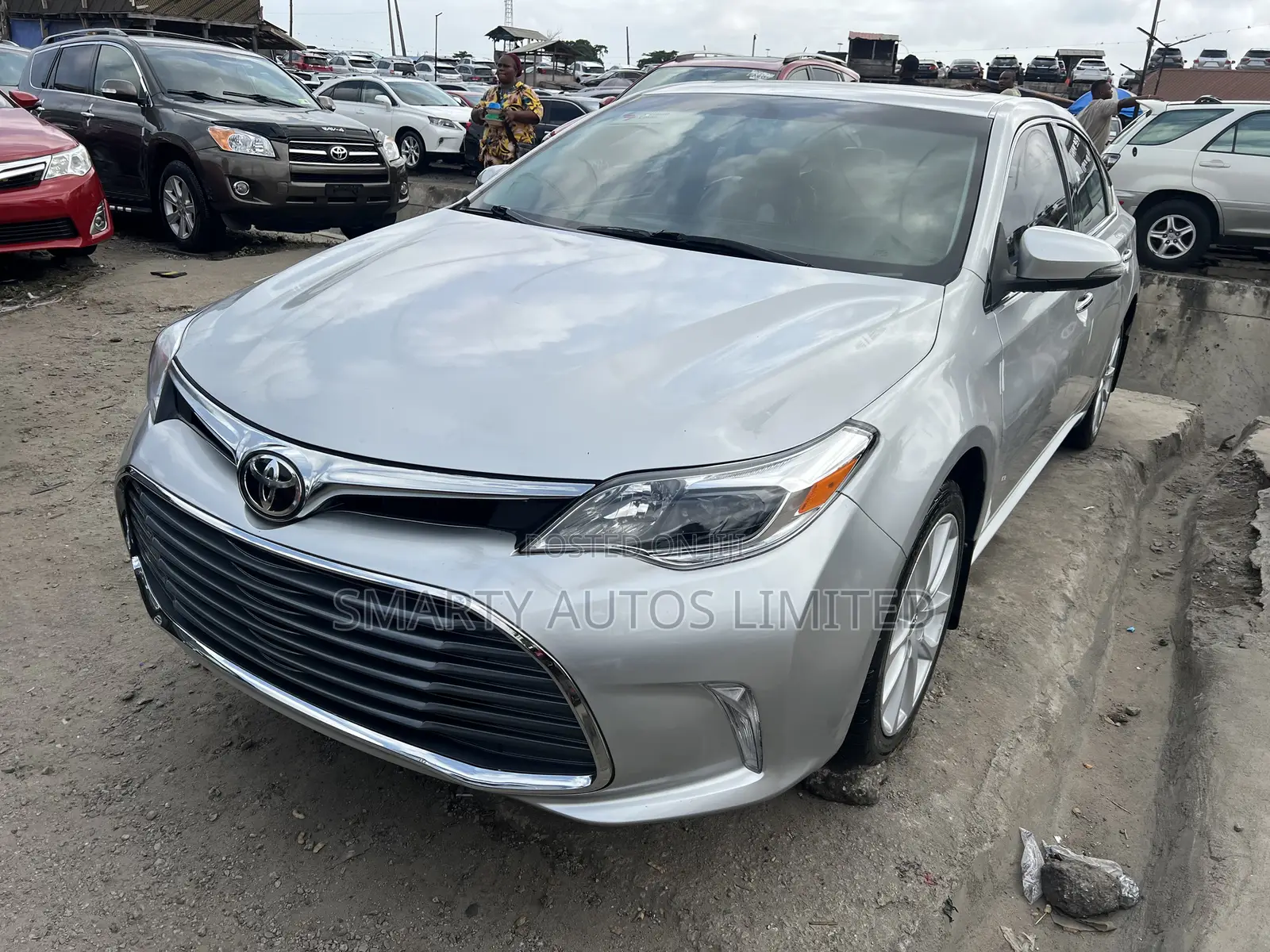 Toyota Avalon Limited 4dr Sedan (3.5L 6cyl 6A) 2015 Silver