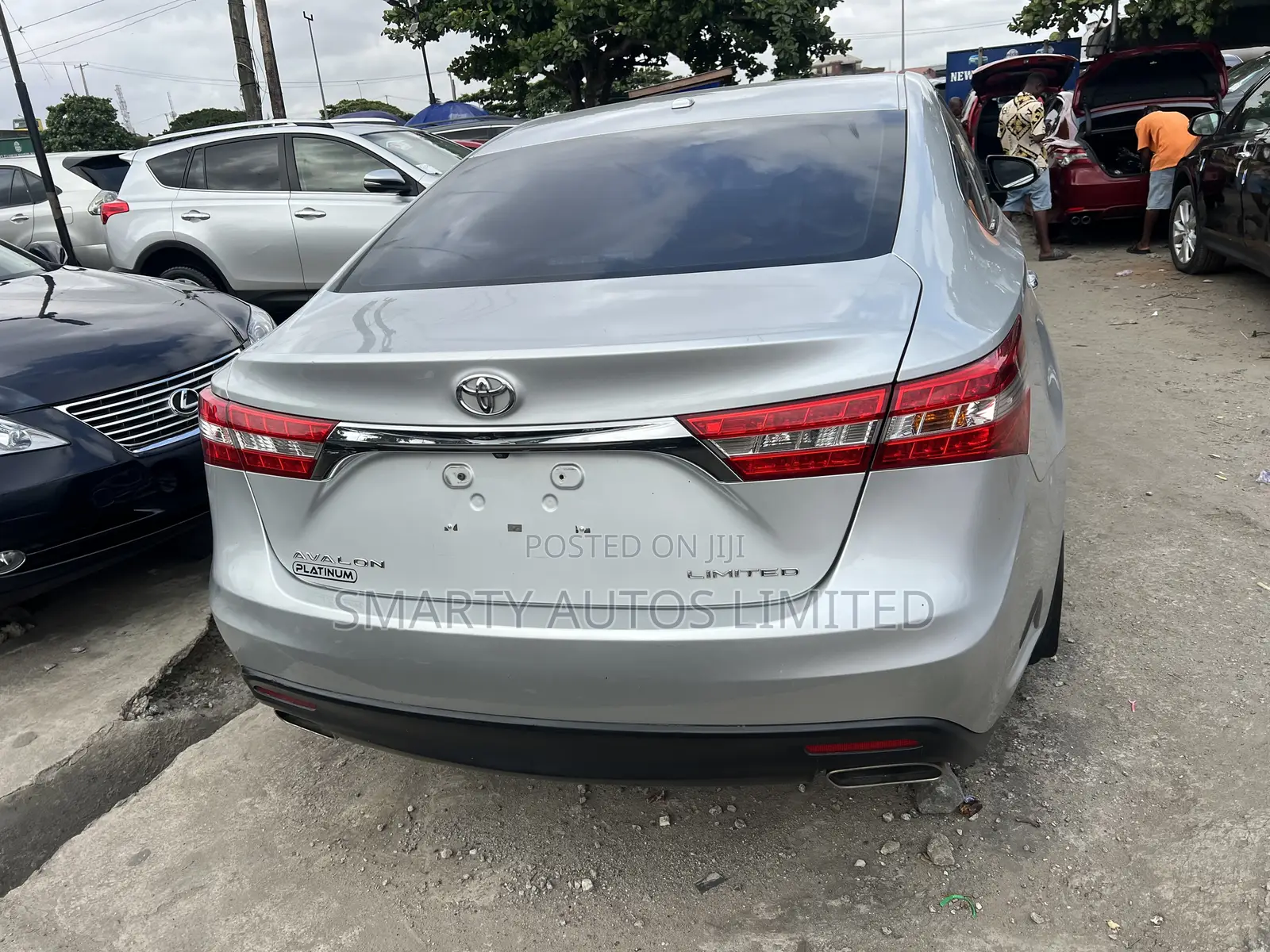 Toyota Avalon Limited 4dr Sedan (3.5L 6cyl 6A) 2015 Silver