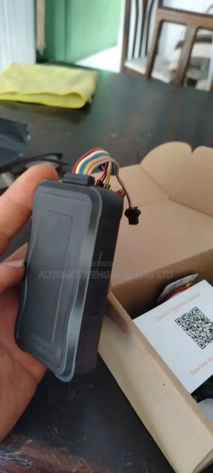 GPS/GPRS/GSM Mobile Tracker for All Vehicle and Installation