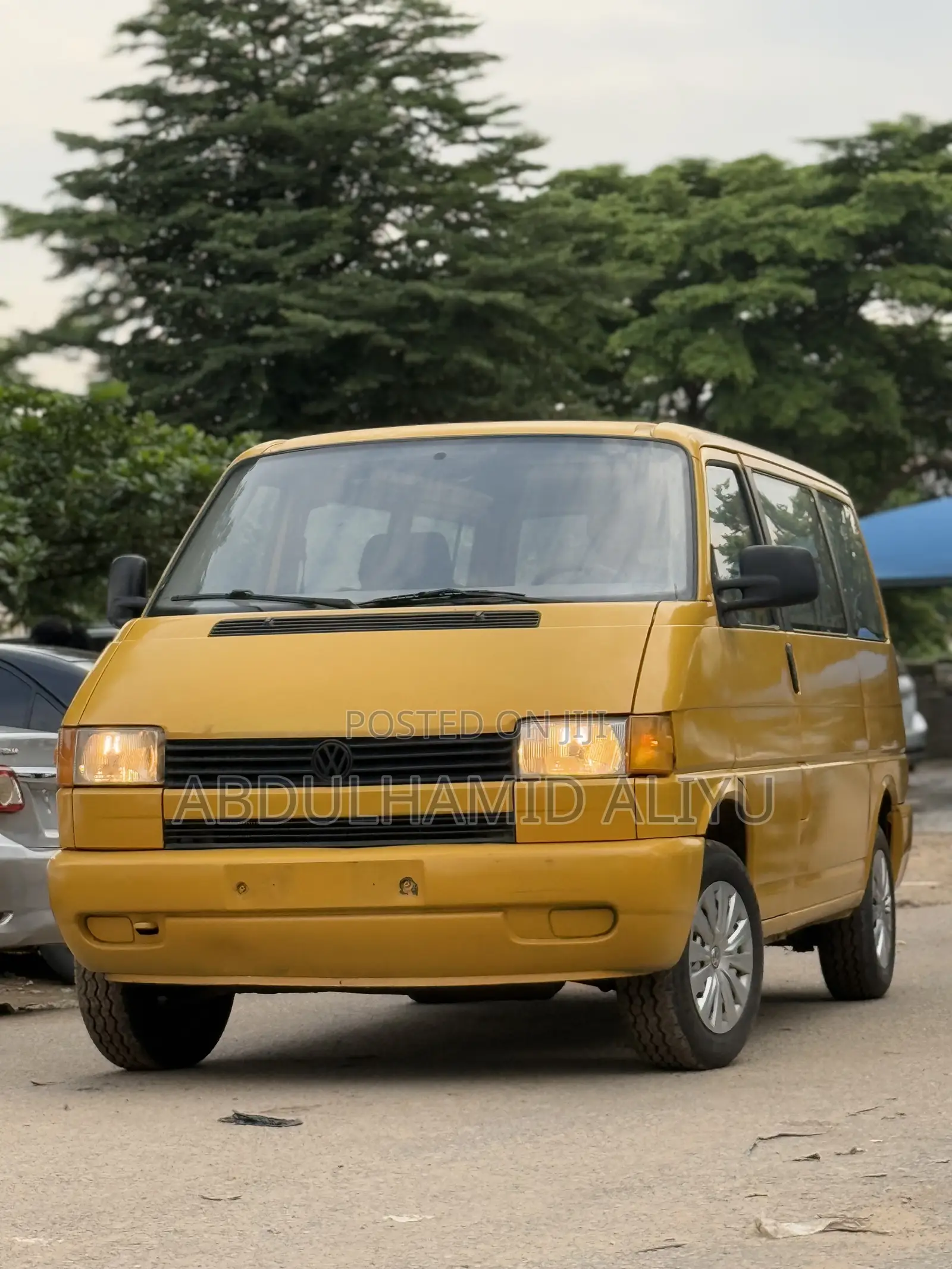 Volkswagen Transporter 2004 Yellow