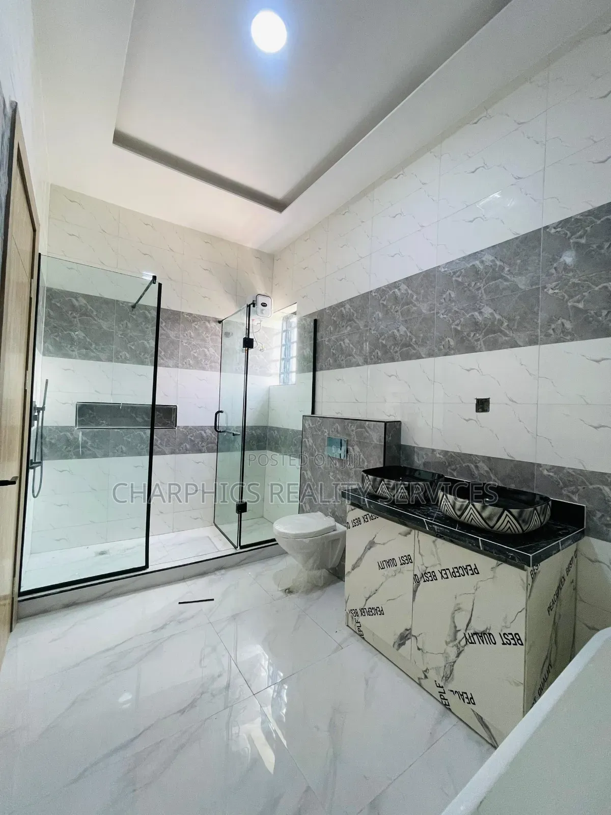 5bdrm Duplex in Lekki Phase 2 for sale
