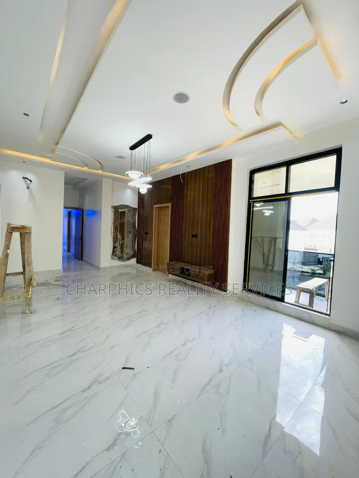 5bdrm Duplex in Lekki Phase 2 for sale