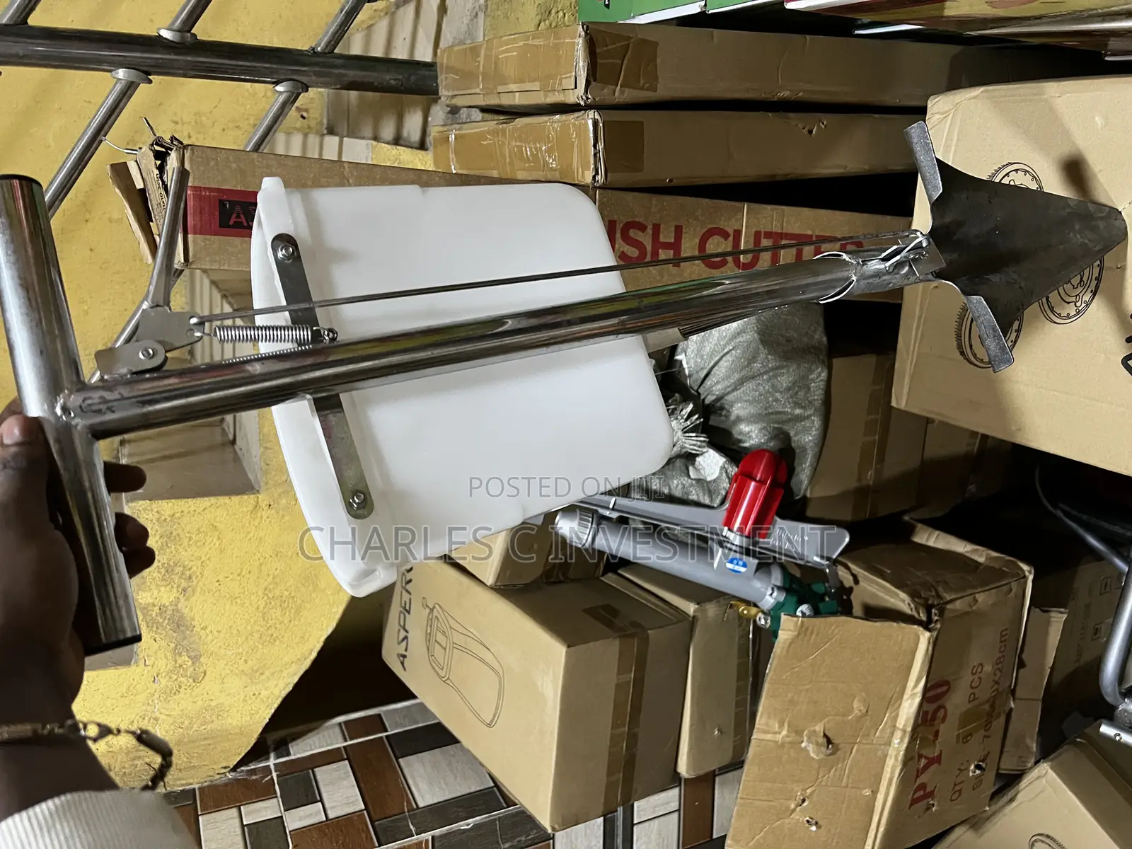 Shovel Fertilizer Applicator