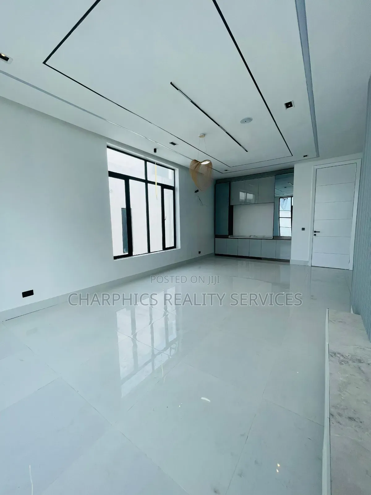 5bdrm Duplex in Lekki Phase 2 for sale