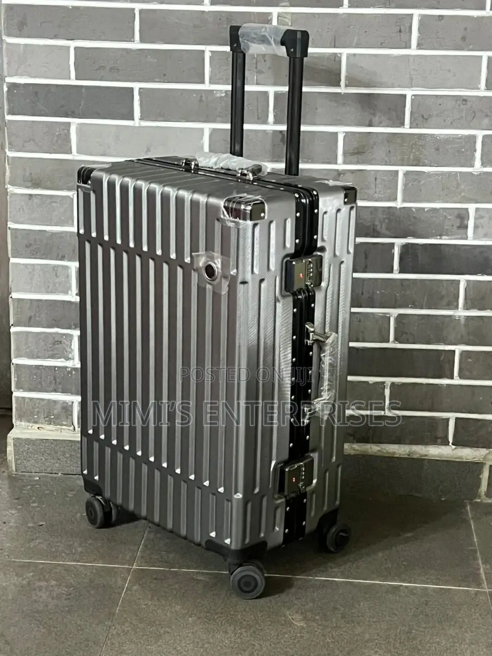Single Luggage Traveling Bag